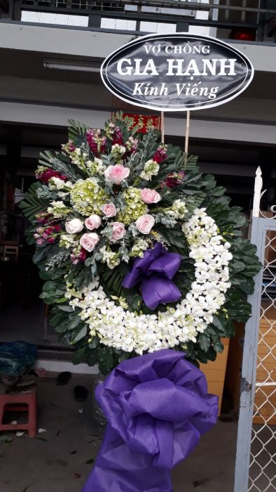 vòng hoa viếng đám tang