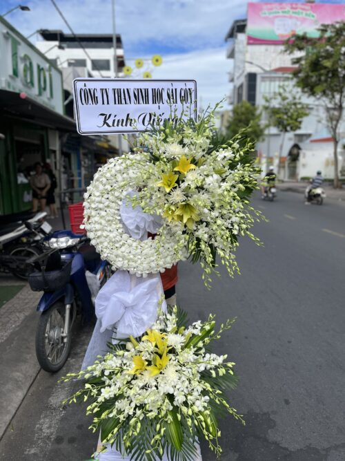 Hoa Đám Tang Hải Dương Màu Trắng